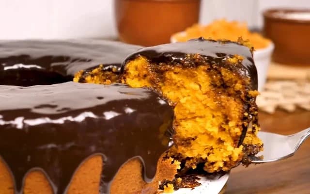 Bolo de Cenoura com Chocolate